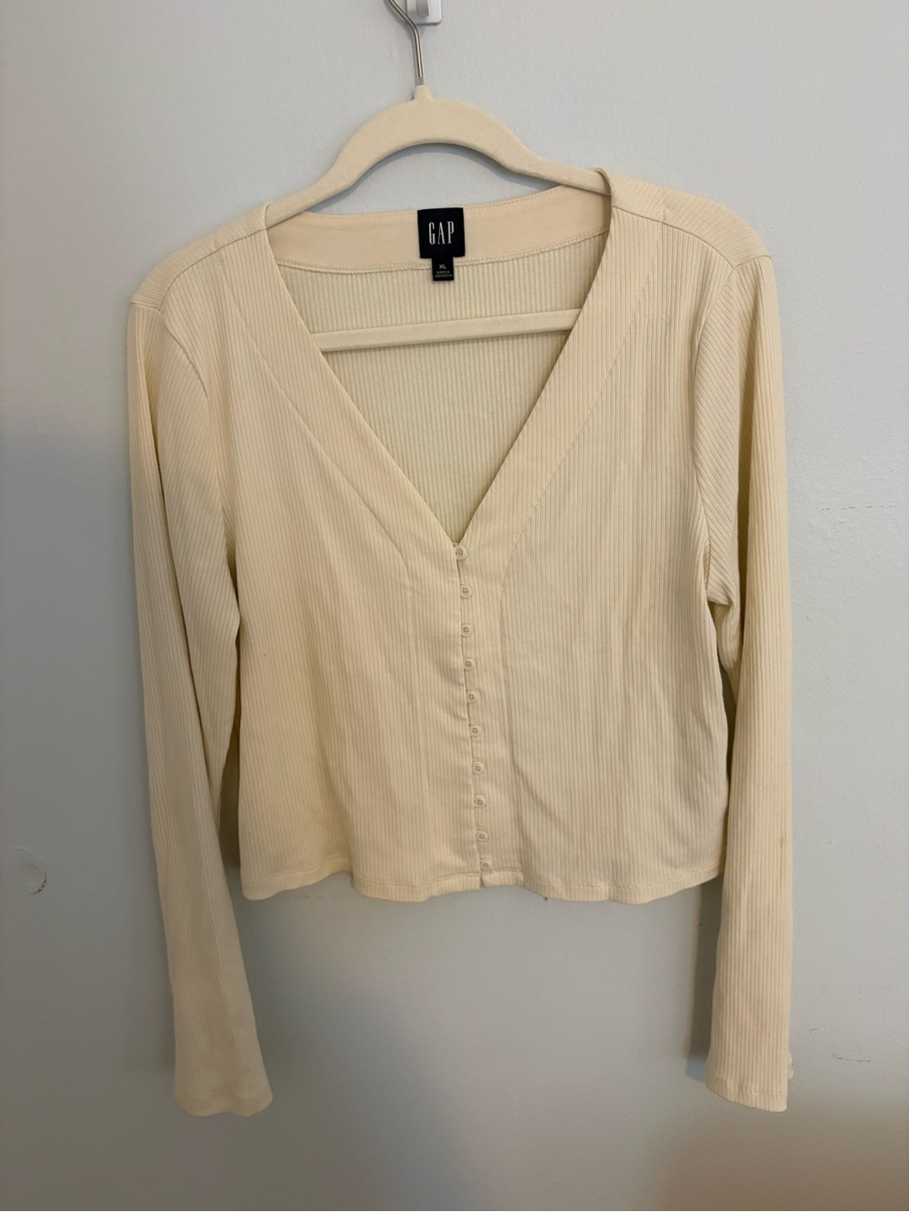 GAP Cream Ribbed V-Neck Button-Front Long Sleeve Top